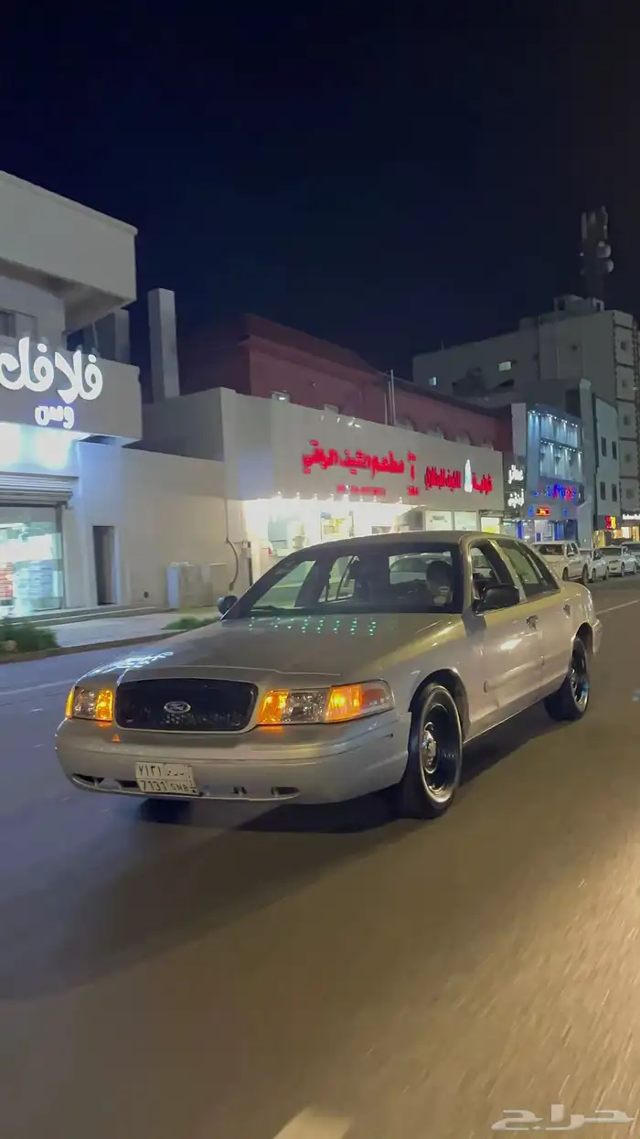 للبيع فورد فكتوريا2001 8