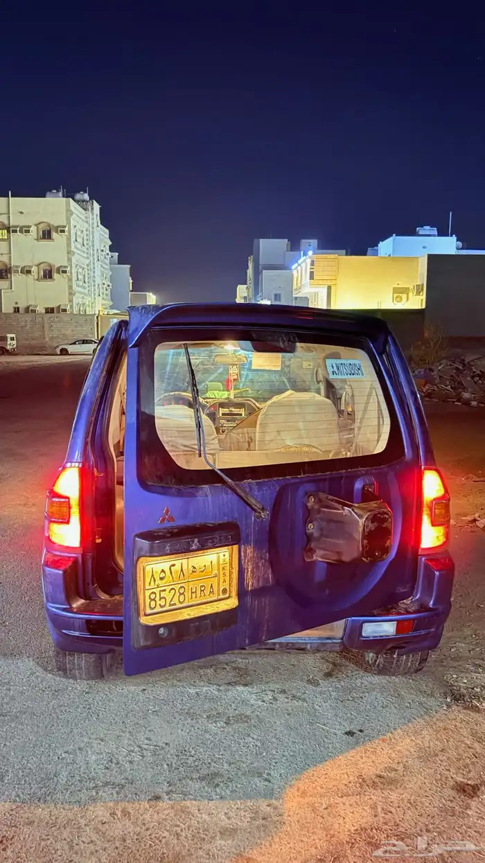 باجيرو 2001 للبيع ب 13500 وقابل للتفاوض للصامل 20