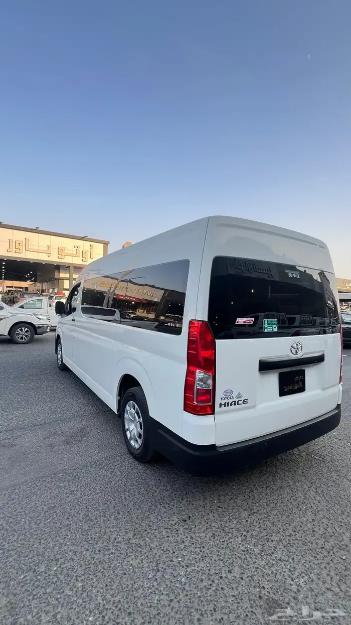 تويوتا باص 2021 سقف عالي راكب بنزين 10
