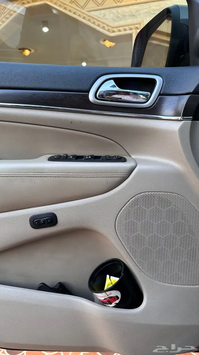 جيب جراند شيروكي 18