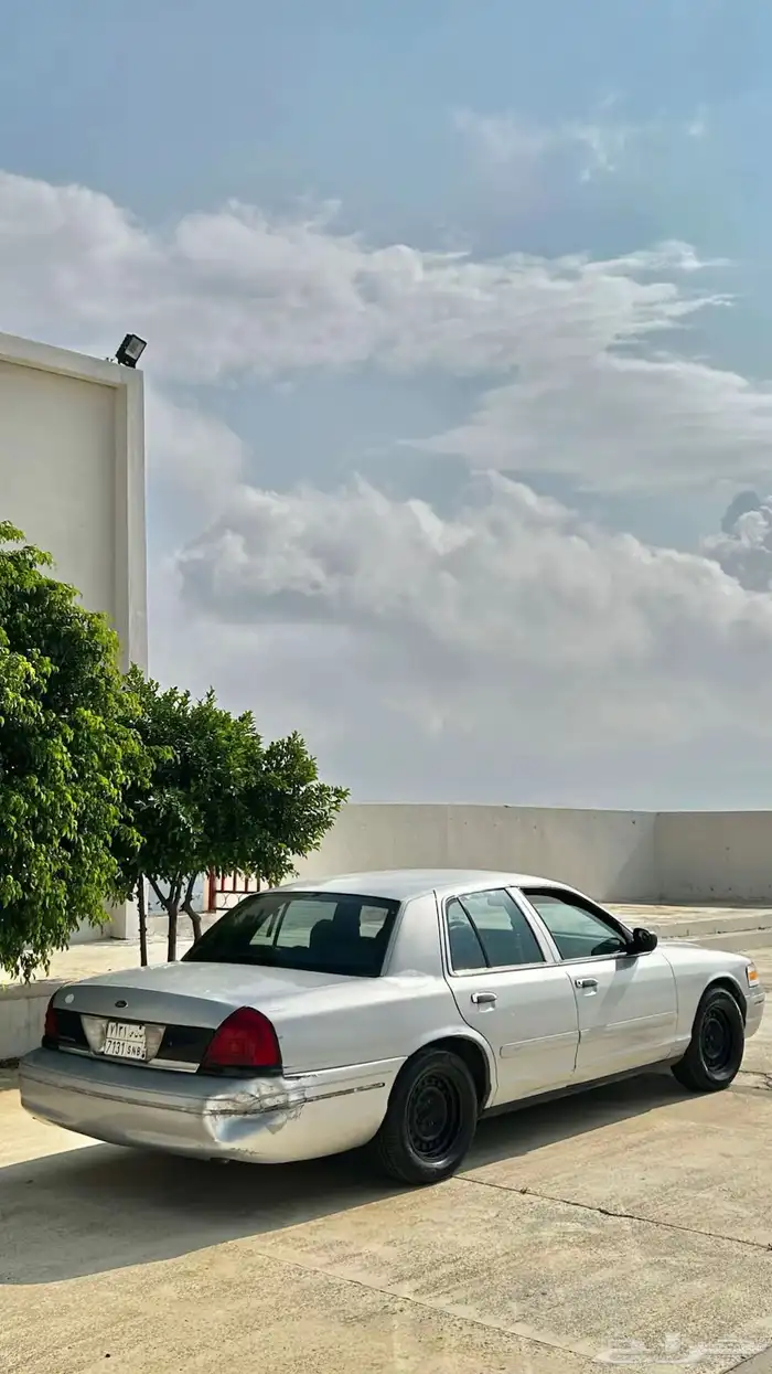 للبيع فورد فكتوريا2001 1