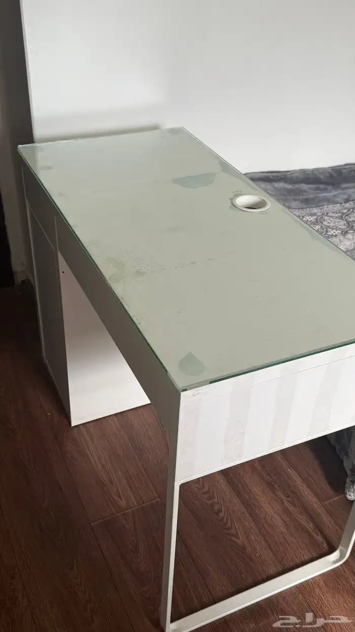 مكتب من ايكيا 1