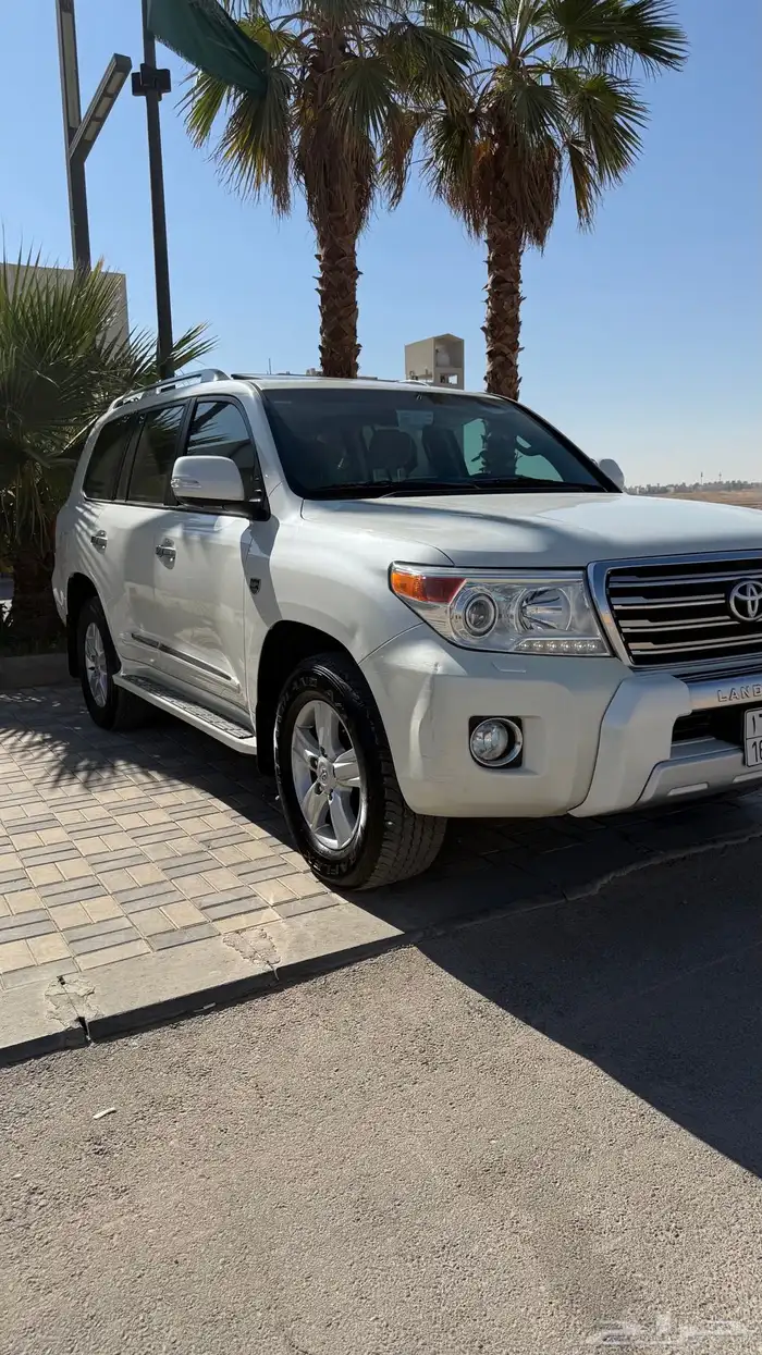 لاندكروزر GXR3 V8 ستيني ( نظيف ) 3
