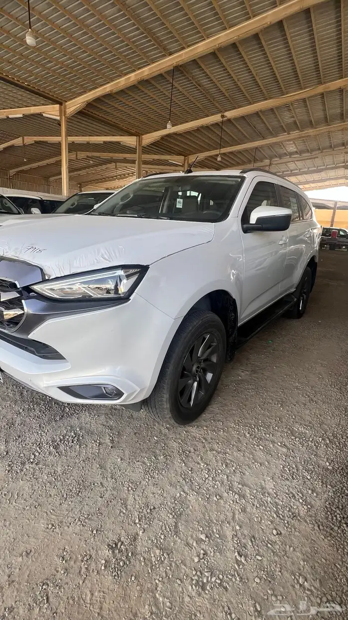 ام يو اكس 2024 1