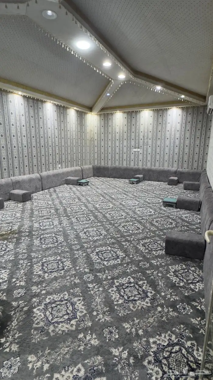 للبيع مساند وفرشه. 8 5 0