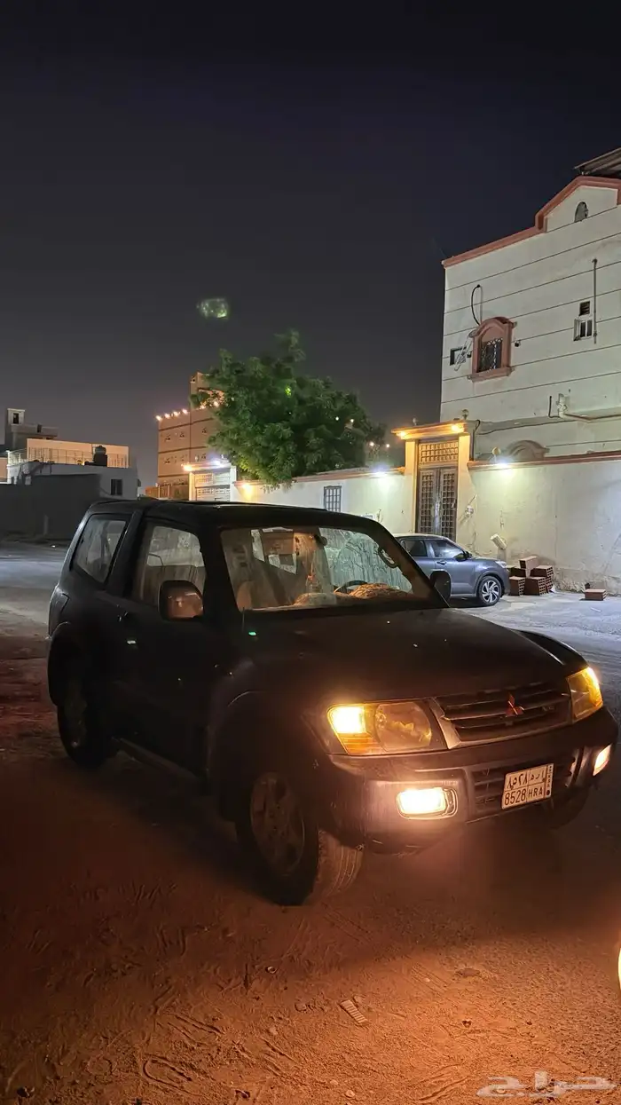 باجيرو 2001 للبيع ب 13500 وقابل للتفاوض للصامل 33