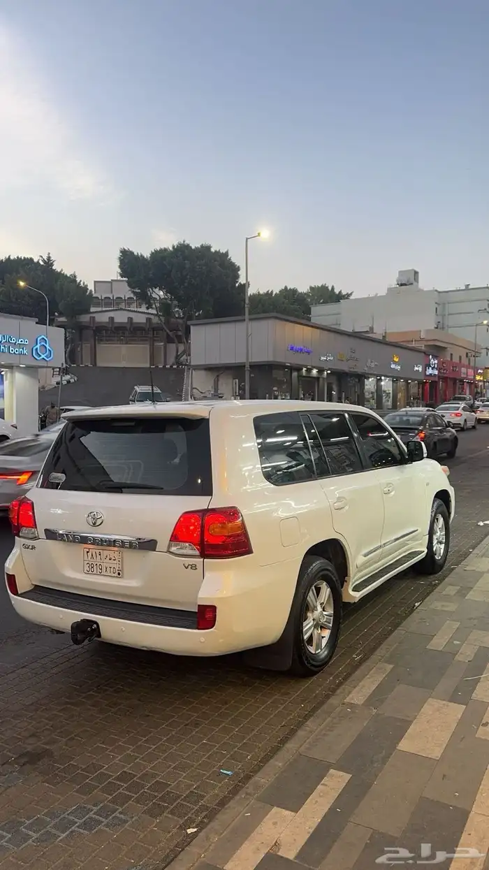 لاندكروزر 2011 5