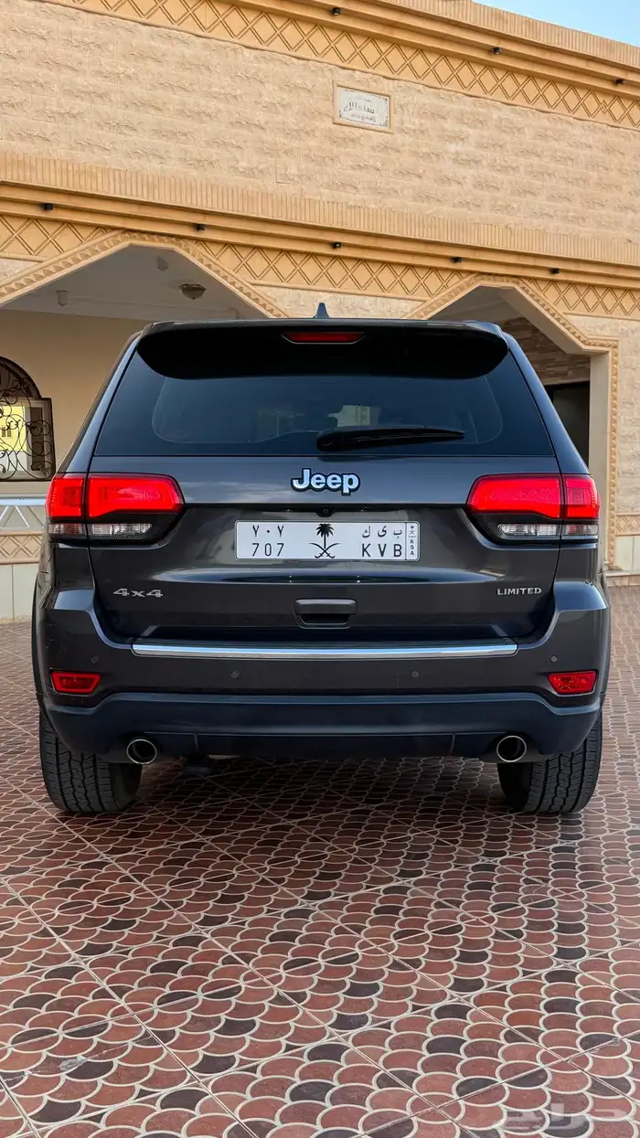 جيب جراند شيروكي 4