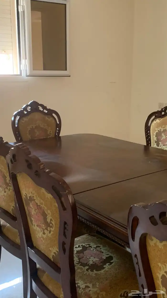 طاولة طعام 1