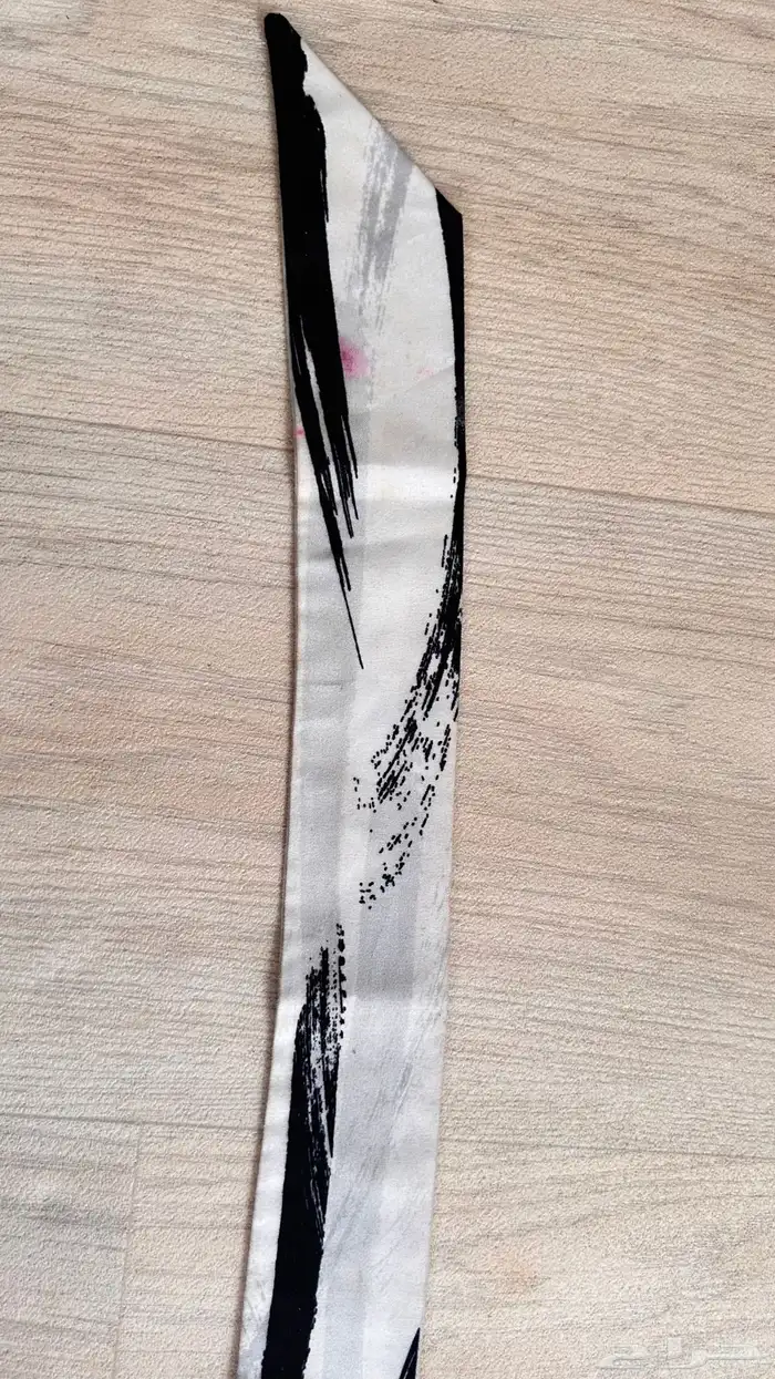 ربطة باور نظيفة بس من الطرف انكب عليها حبر احمر 2