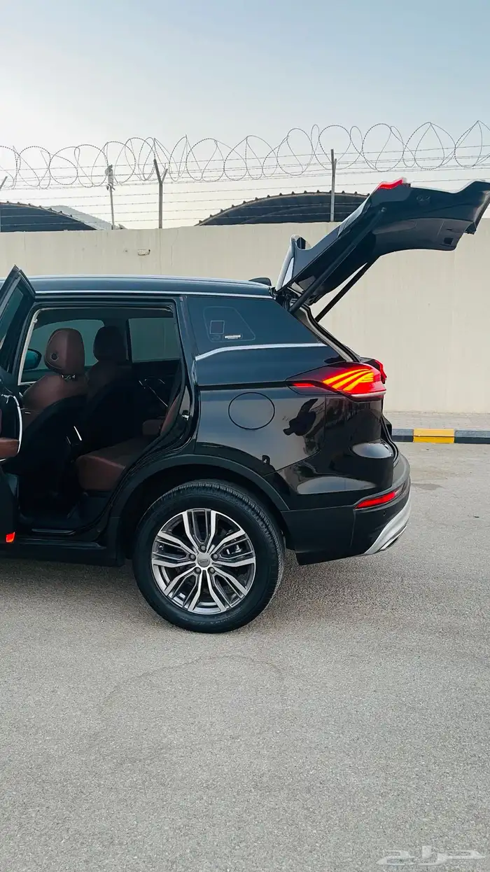 جيلي ازكارا 2021 فل كامل دفع رباعي وقياده ذاتيه 19