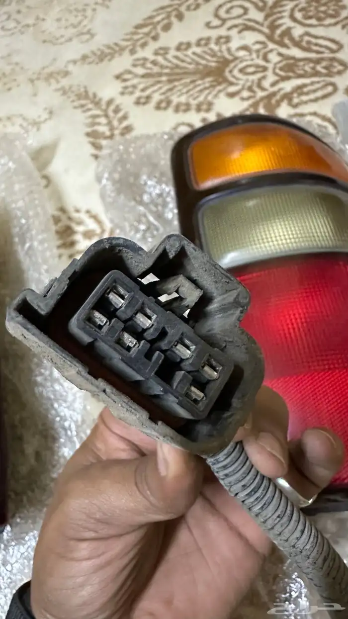 للبيع إسطبات جمس2005 وكاله و مسجل صني 2010 وكااله 2