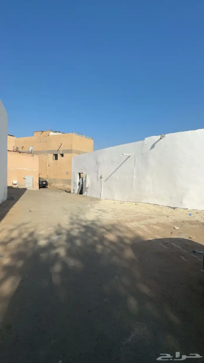 للبيع بيت شعبي انا المالك بصك يبعد عن الحرم 2 كيلو ب295 الف 18