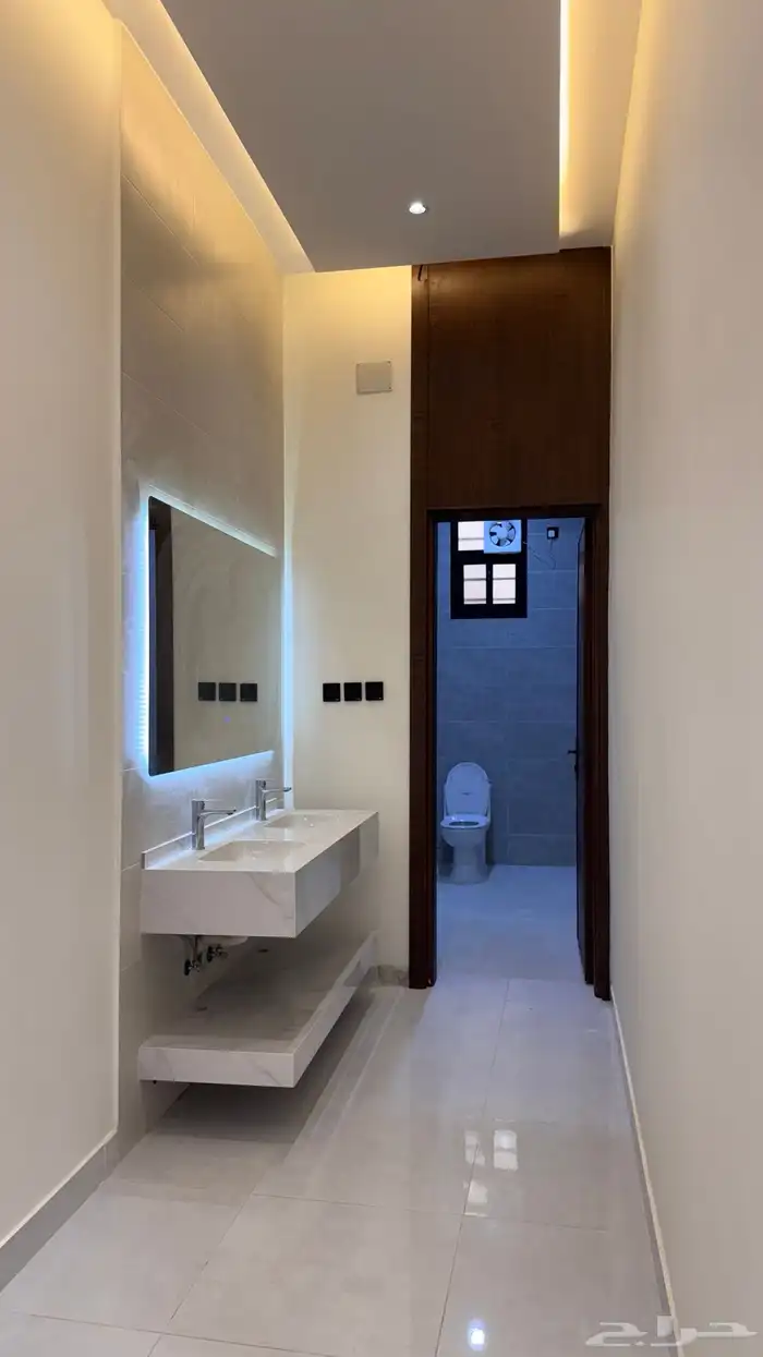 للبيع دور مستقل على ارض كامله من 850 الف بالخميس 8