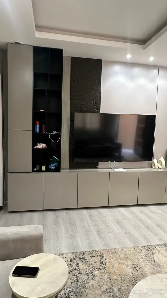 دولاب وطاولات ومكتبه 0