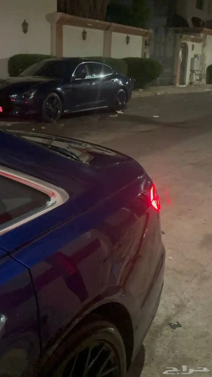 السيارة ميزراتي كواتروبورتي 2015ممشى140الف 1