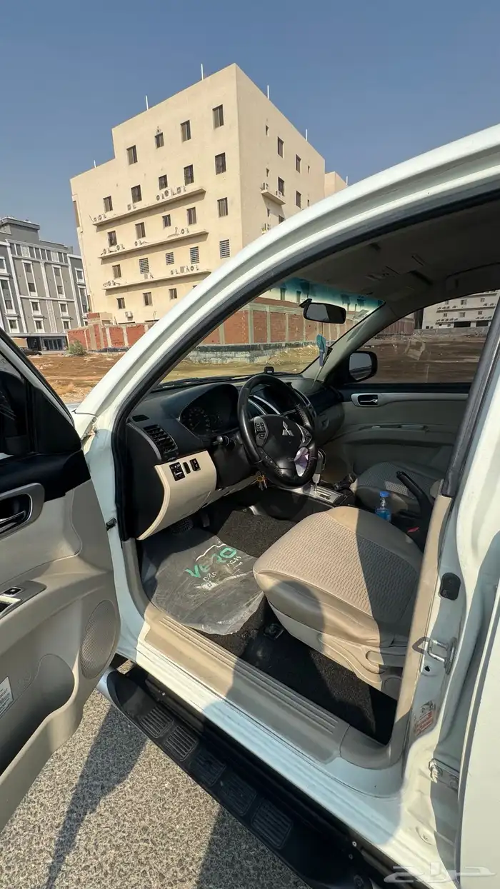 باجيرو سبورت جيب 2012 للبيع 6