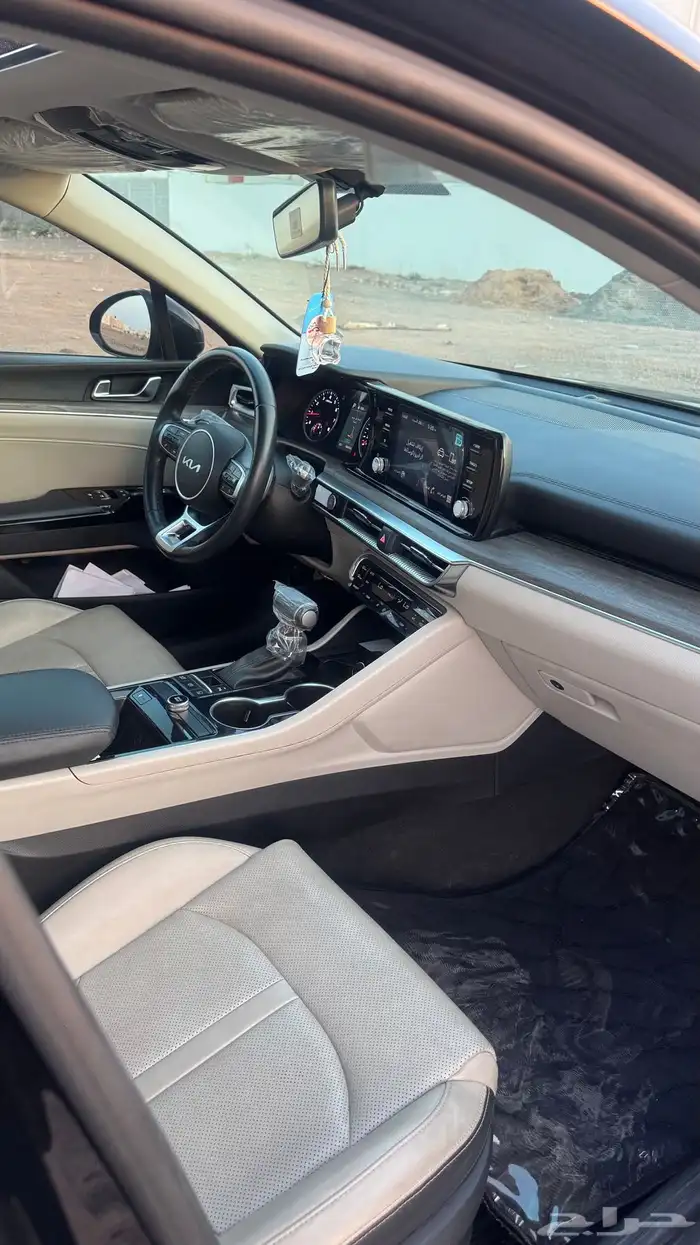 كيا K5 2023 نص فل 10