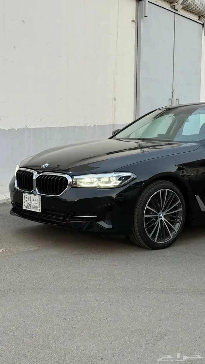 bmw 520i 2023 سيارة نظيفة بسعر خاص 9