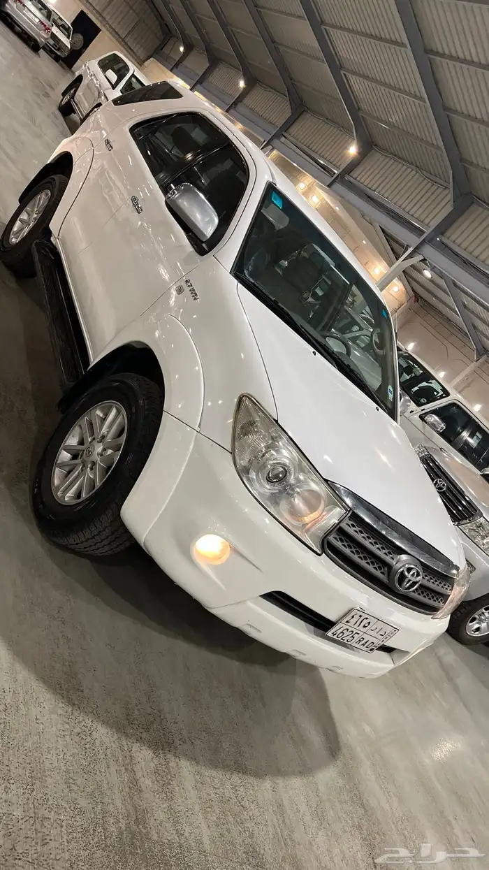 فورتشنر موديل 2010 قير اوتوماتيك 2