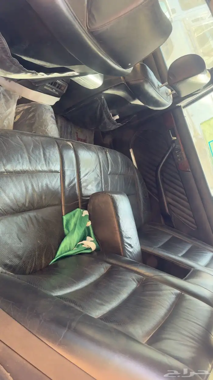 مرسيدس 1990 نظيف مخزن ملكي مع لوحات مميزه على السياره 10