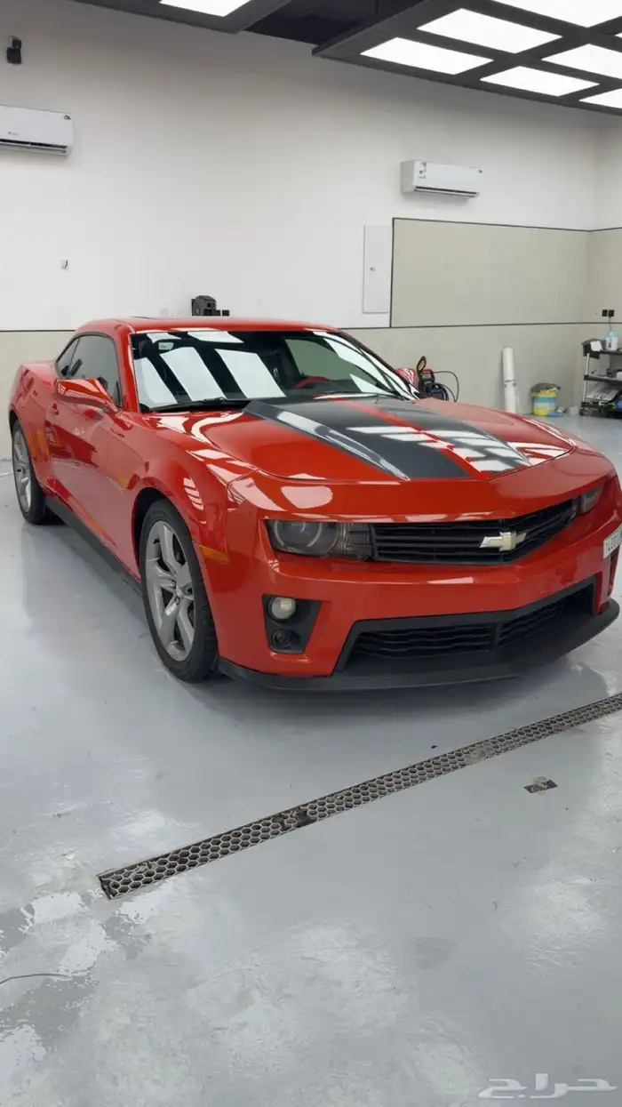 كمارو 2011 ماشيه 250 البدي فيه رفرف يسار والباقي شرط 0