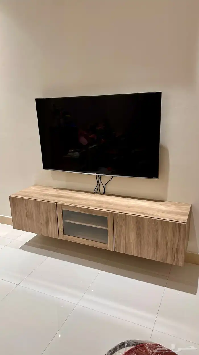 للبيع طاولة تلفزيون من ايكيا 1