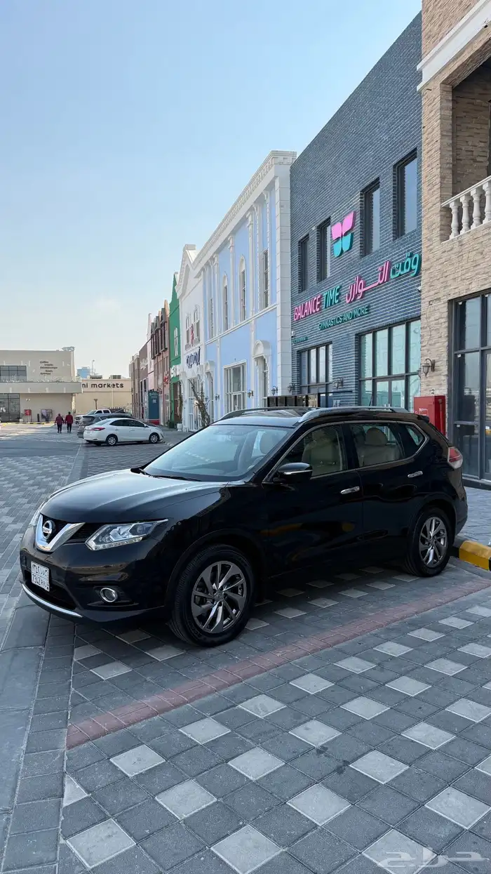 للبيع نيسان اكس تريل 2016 فل كامل - دبل 2