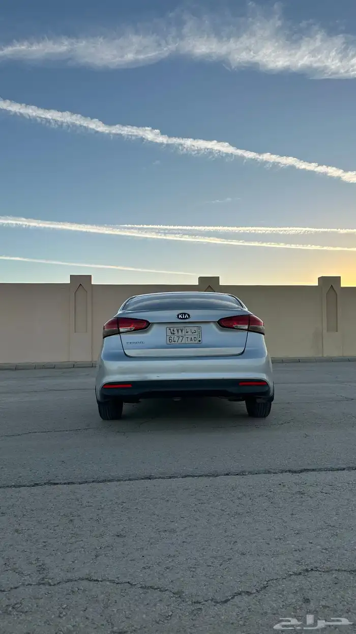 سيراتو 2017 ستاندر ممشي قليل نظيفه جدآ 11