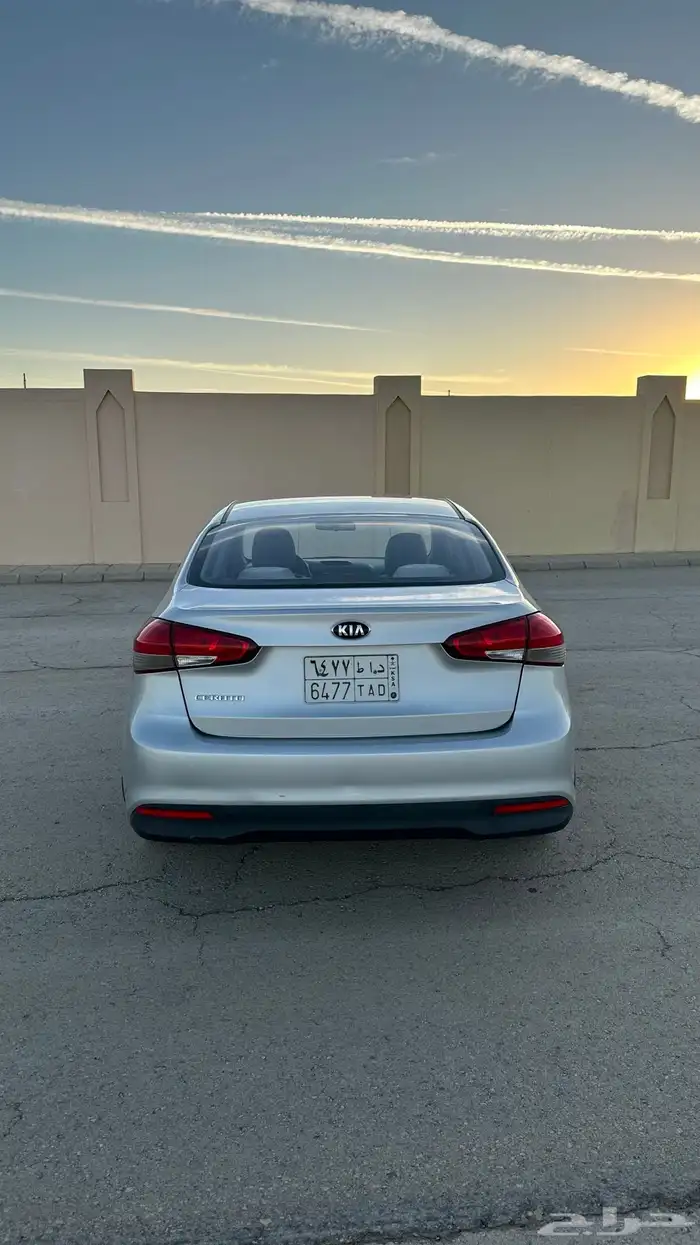 سيراتو 2017 ستاندر ممشي قليل نظيفه جدآ 9