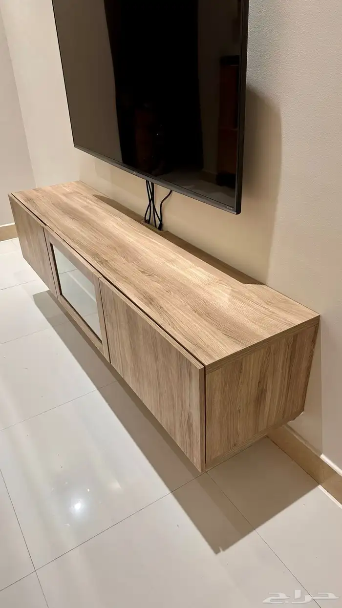 للبيع طاولة تلفزيون من ايكيا 3