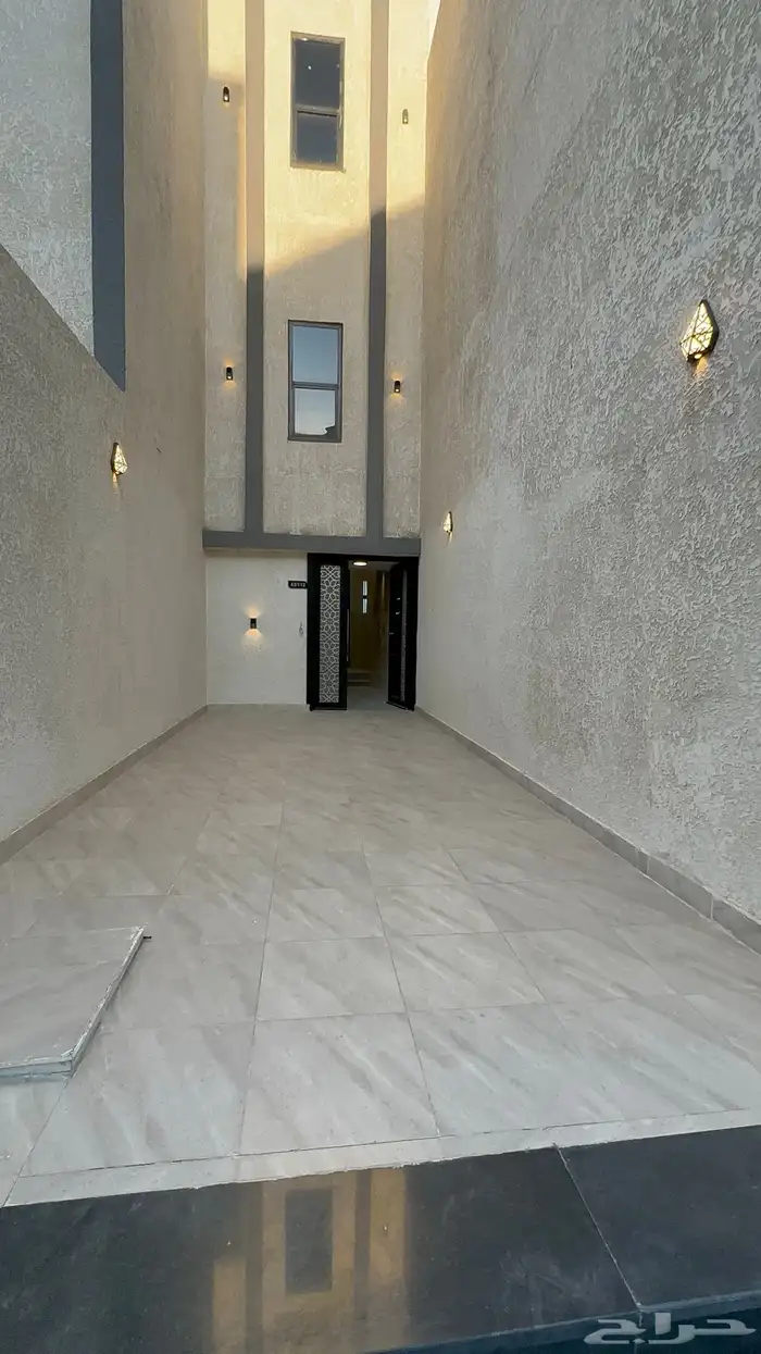 للبيع ادوار ارضية وعلوية مداخل مستقلة المحالة - ابها 0