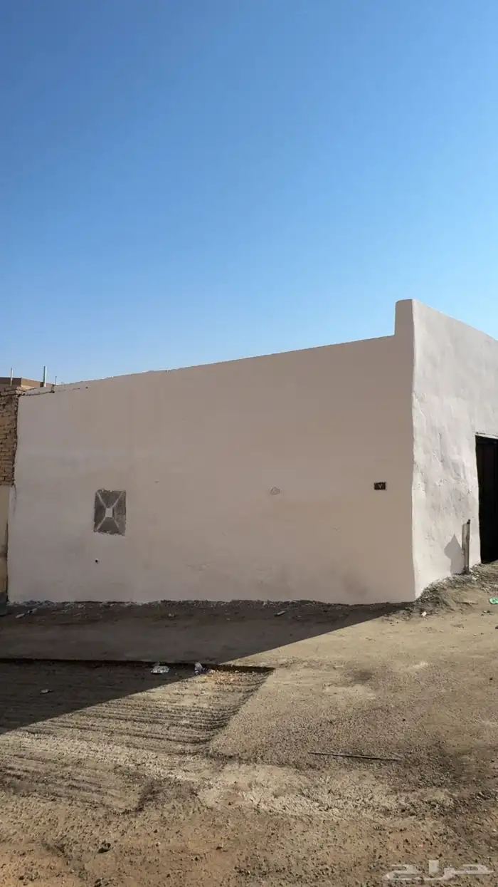 للبيع بيت شعبي انا المالك بصك يبعد عن الحرم 2 كيلو ب295 الف 15