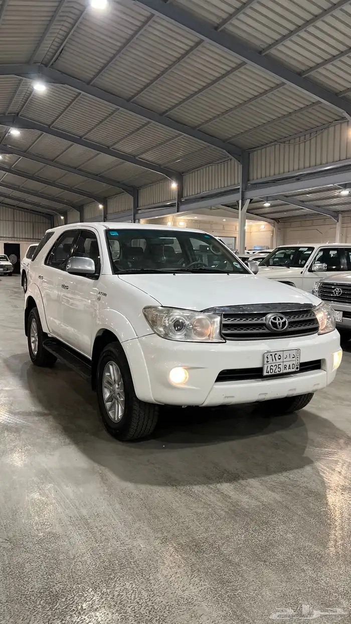 فورتشنر موديل 2010 قير اوتوماتيك 0