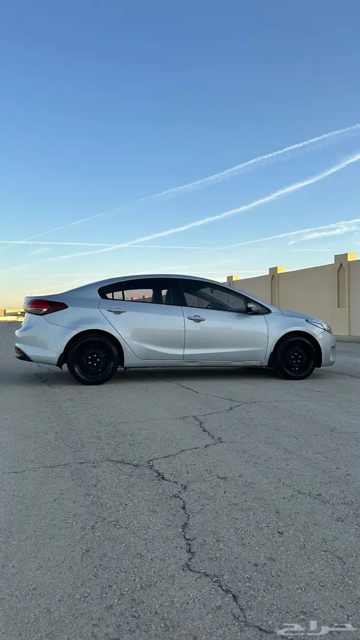 سيراتو 2017 ستاندر ممشي قليل نظيفه جدآ 14