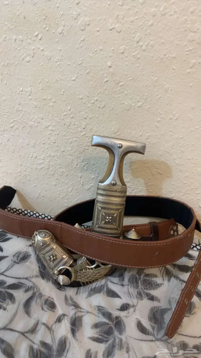 خنجر قرن قديم 0