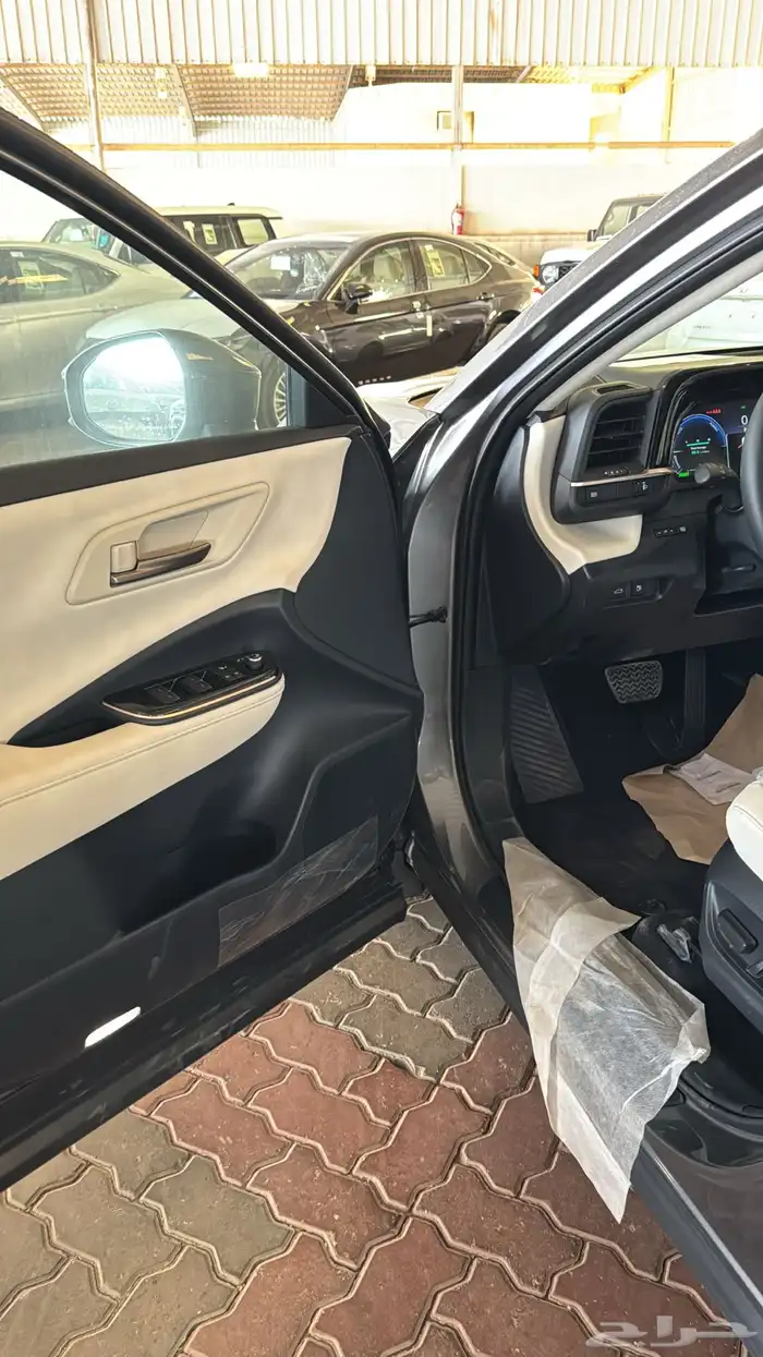 تويوتا كراون برستيج هايبرد 2026 6