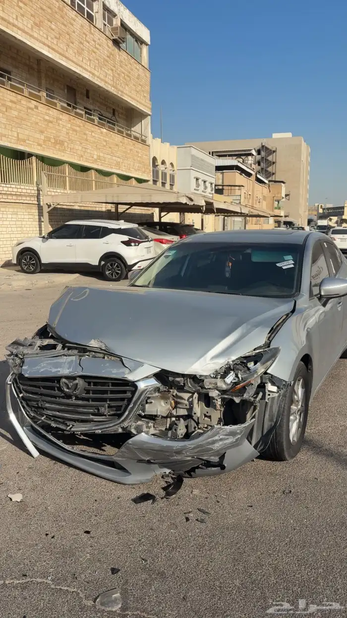 مازدا 350 الصدمه موضحه بالصوره ما وصلت الاديتر 0