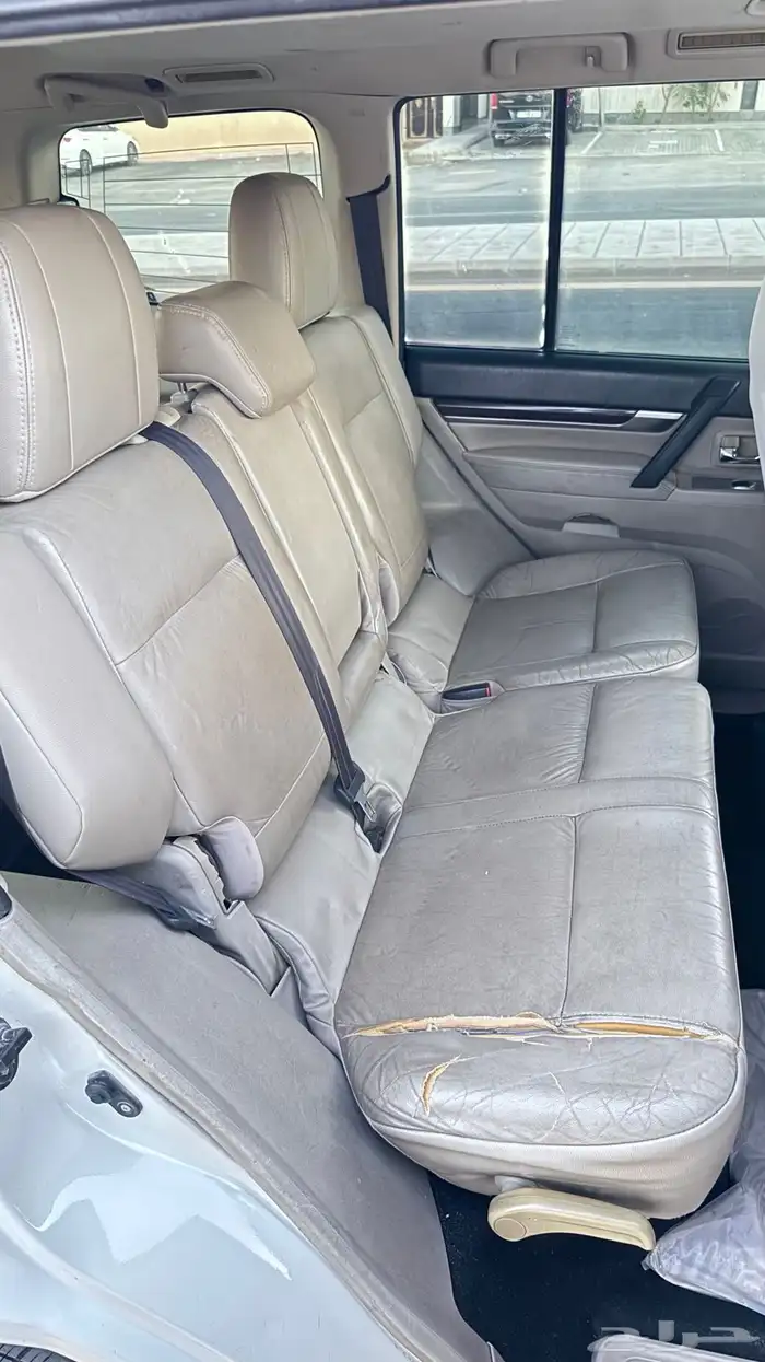 مستبيشي باجيرو 2010 36