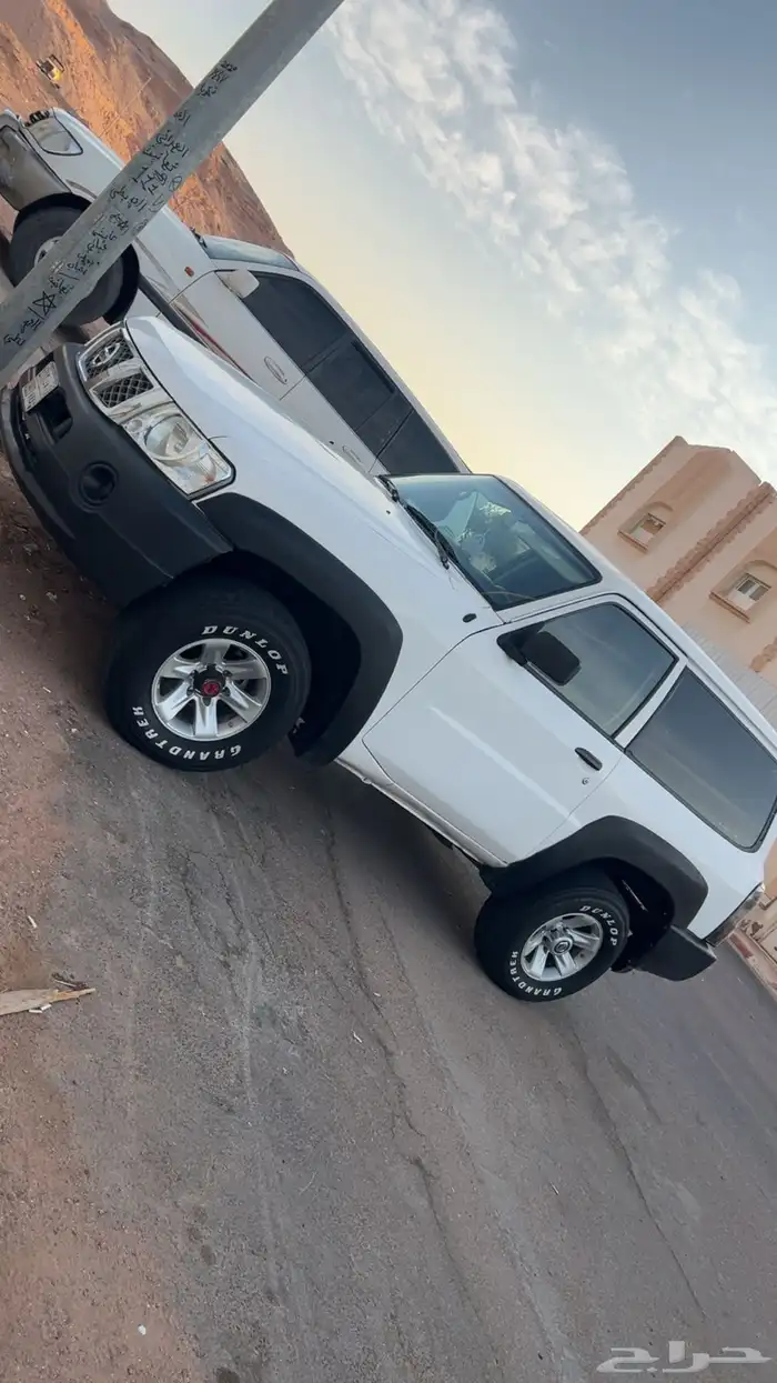 نيسان 2