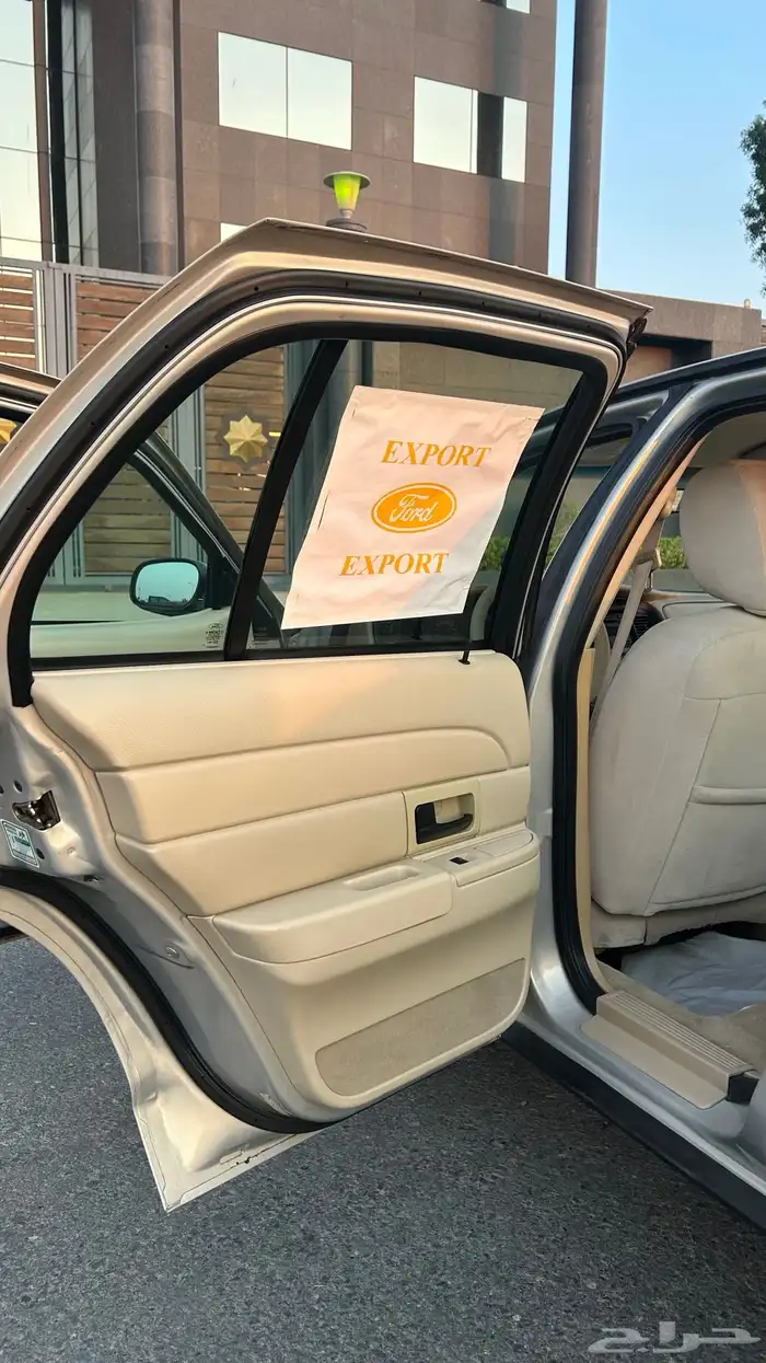 فورد كراون فكتوريا (2012) 18