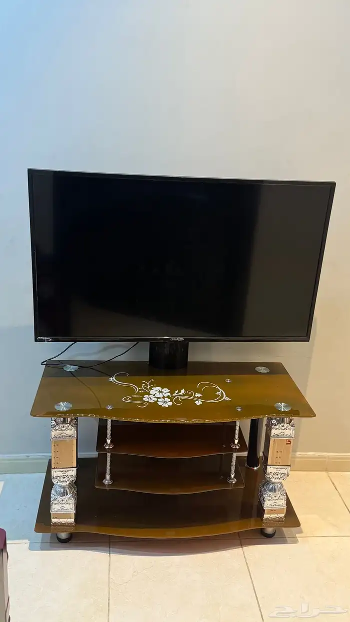 شاشه مع الطاوله 2