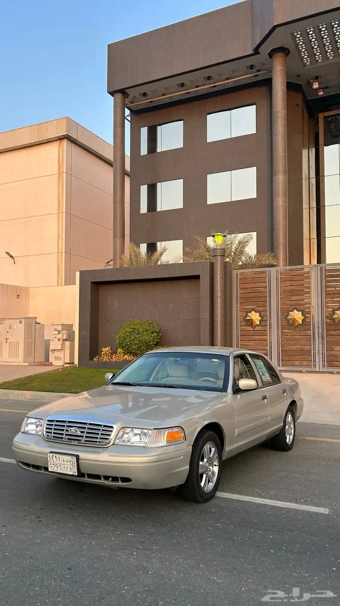 فورد كراون فكتوريا (2012) 1