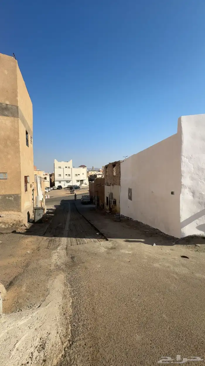 للبيع بيت شعبي انا المالك بصك يبعد عن الحرم 2 كيلو ب295 الف 17