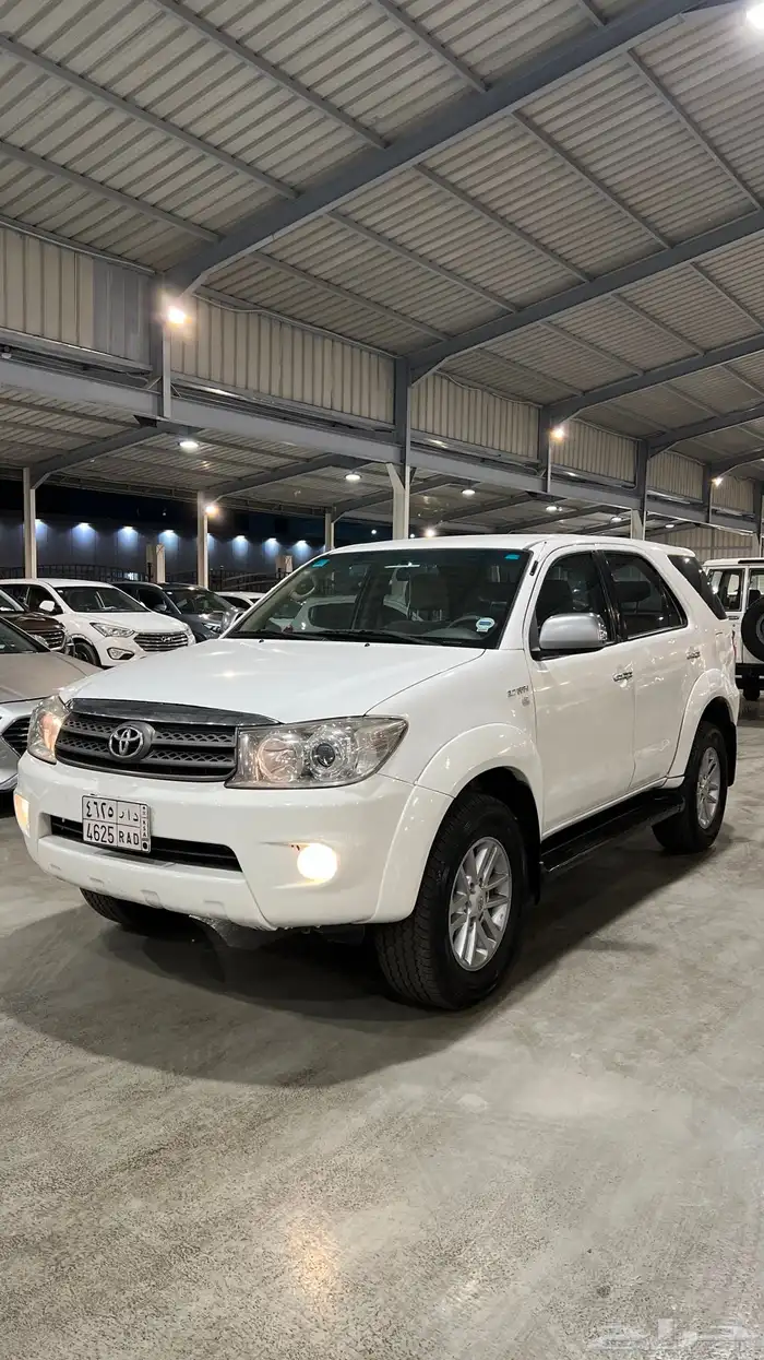 فورتشنر موديل 2010 قير اوتوماتيك 1