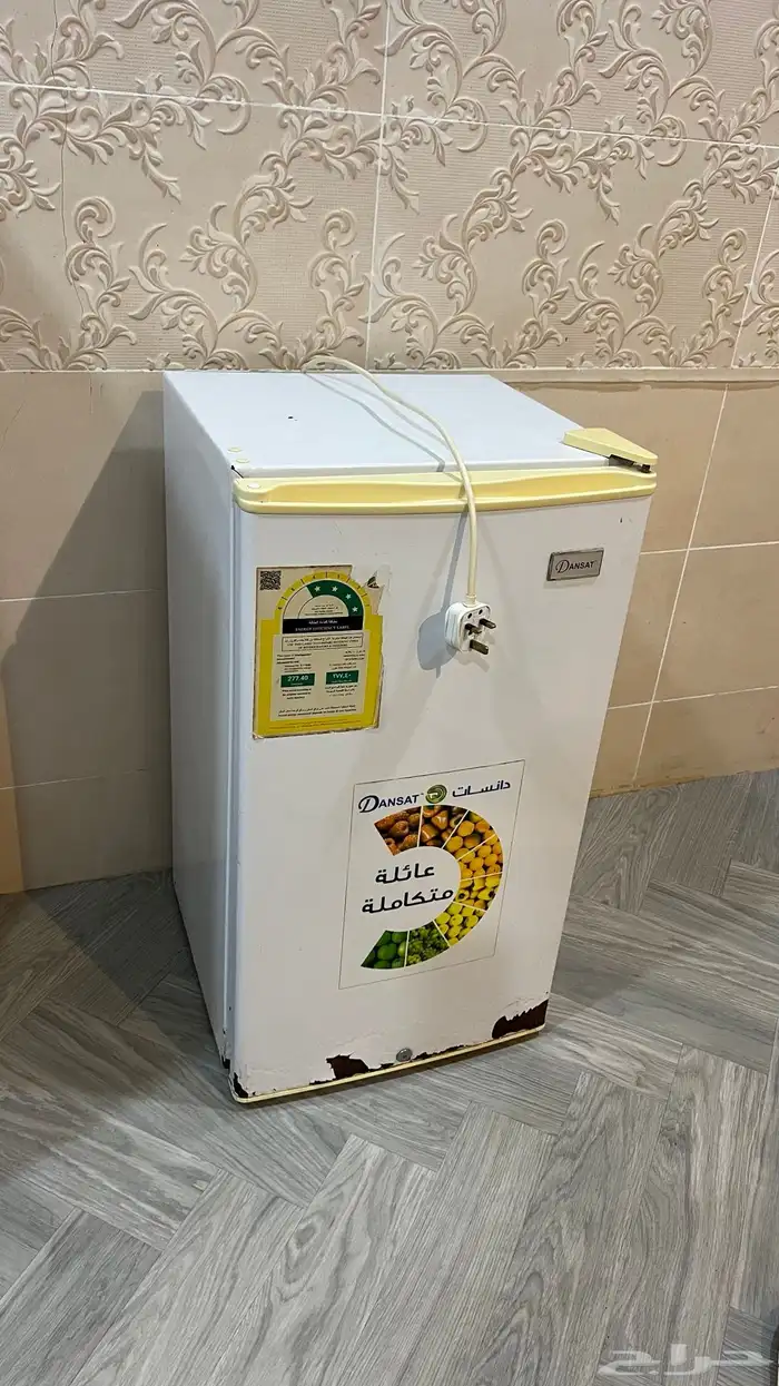 ثلاجتين لا يوجد بها اي شي ماشاءالله وتبرد جدا للبيع 0