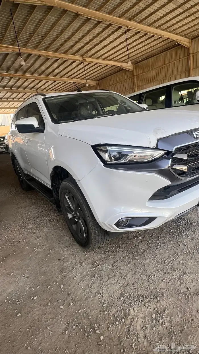 ام يو اكس 2024 0