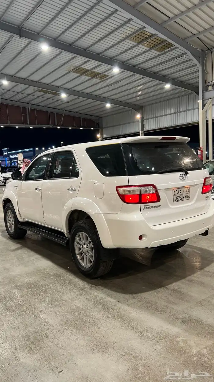 فورتشنر موديل 2010 قير اوتوماتيك 12