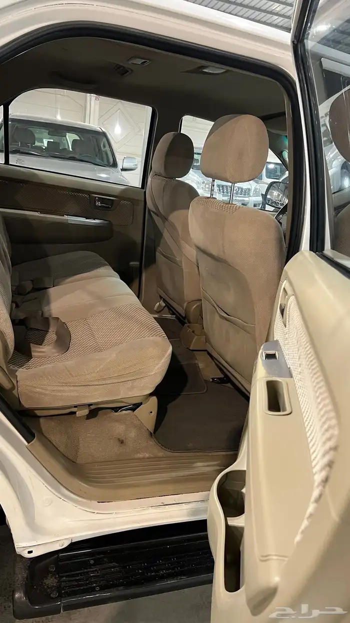 فورتشنر موديل 2010 قير اوتوماتيك 18