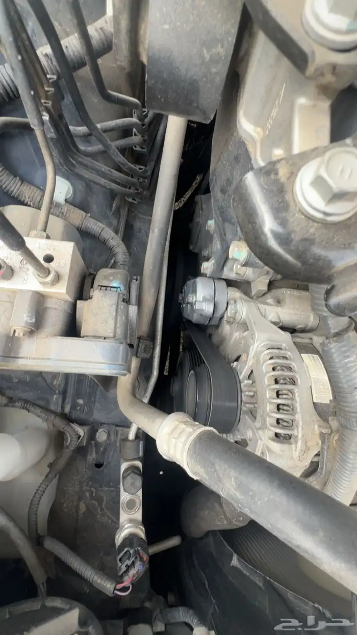 للبيع كامري ممشى قليل لون اسود بلد . 27